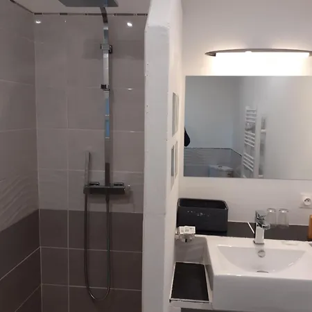 ô Calme Pensión Brizambourg